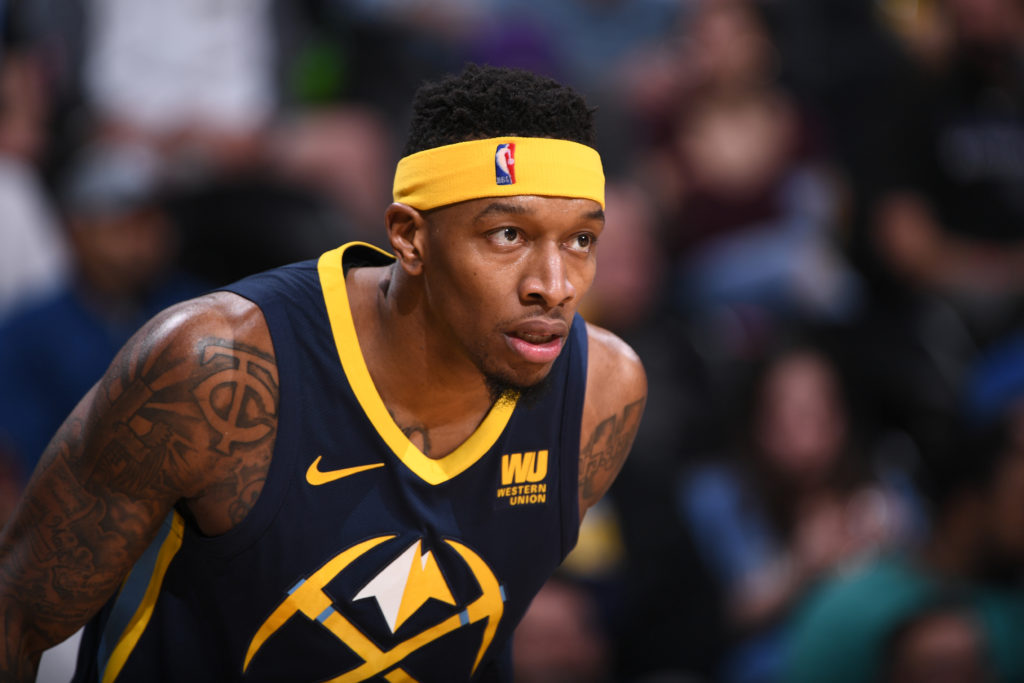 掘金横扫上海队,乔治高光表现 掘金横扫上海队,乔治高光表现