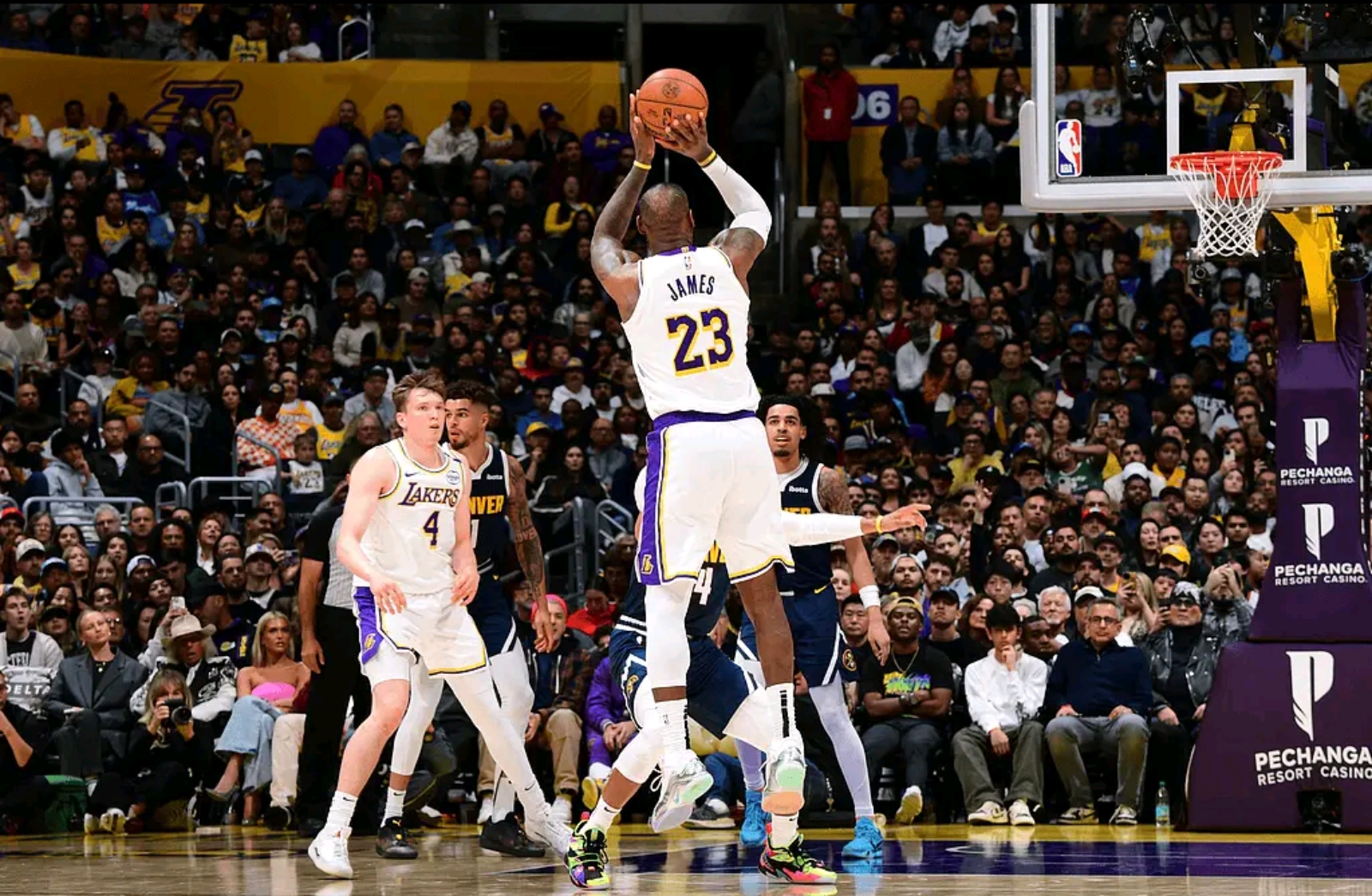 江苏队横扫湖人，塔图姆统治全场