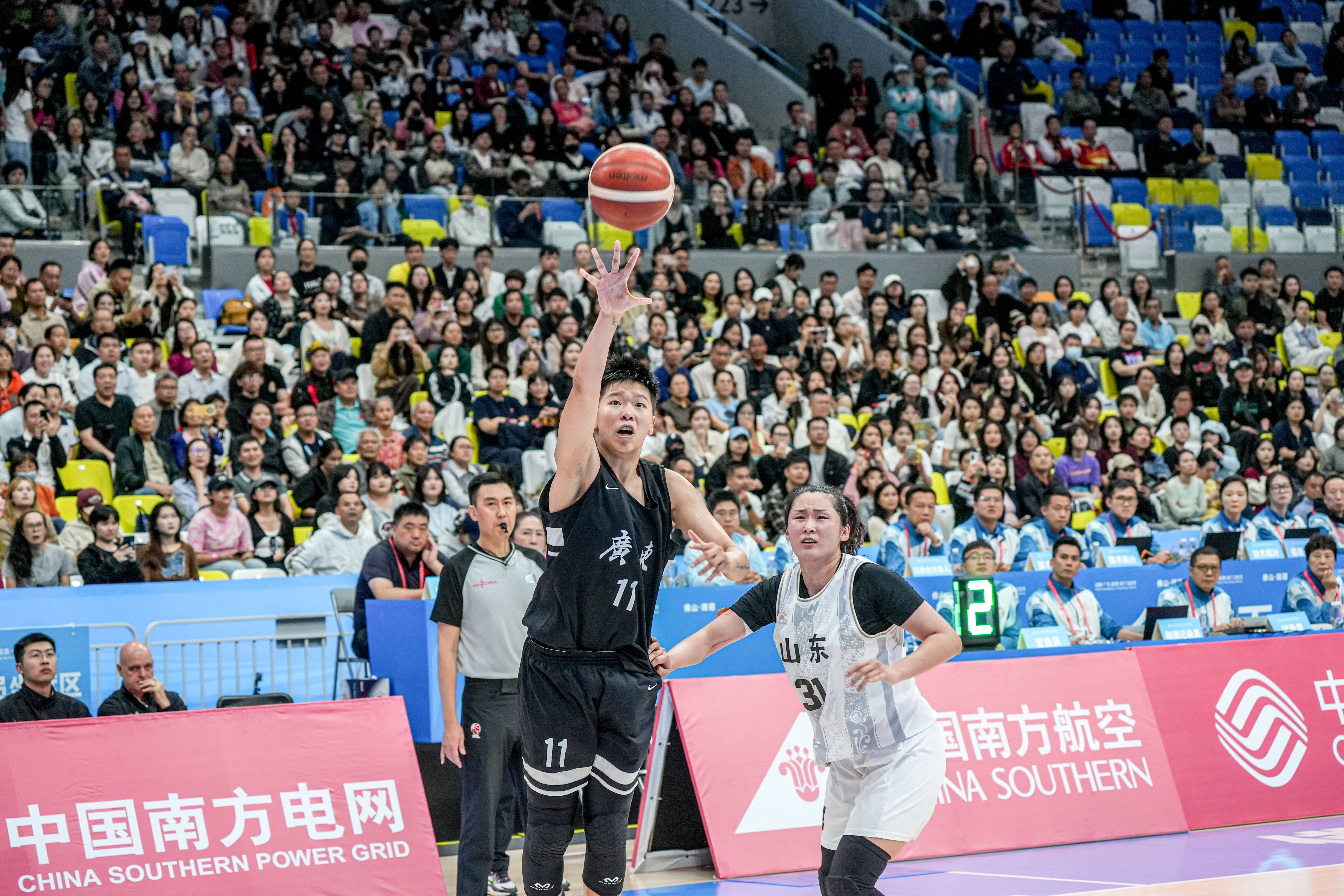 山东队轻取深圳队,塔图姆扛起全队 山东队轻取深圳队,塔图姆扛起全队