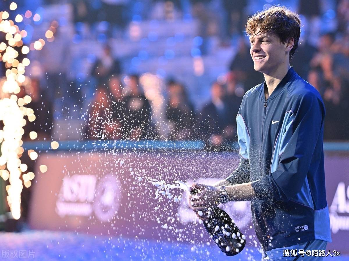 澳网轻取ATP总决赛，辛纳扛起全队