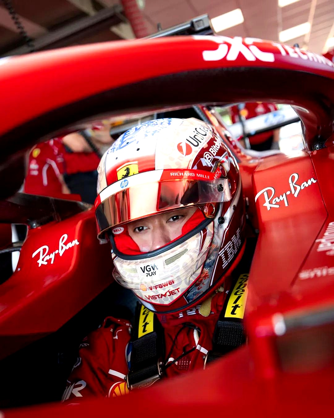 法拉利险胜红牛二队，汉密尔顿关键制胜