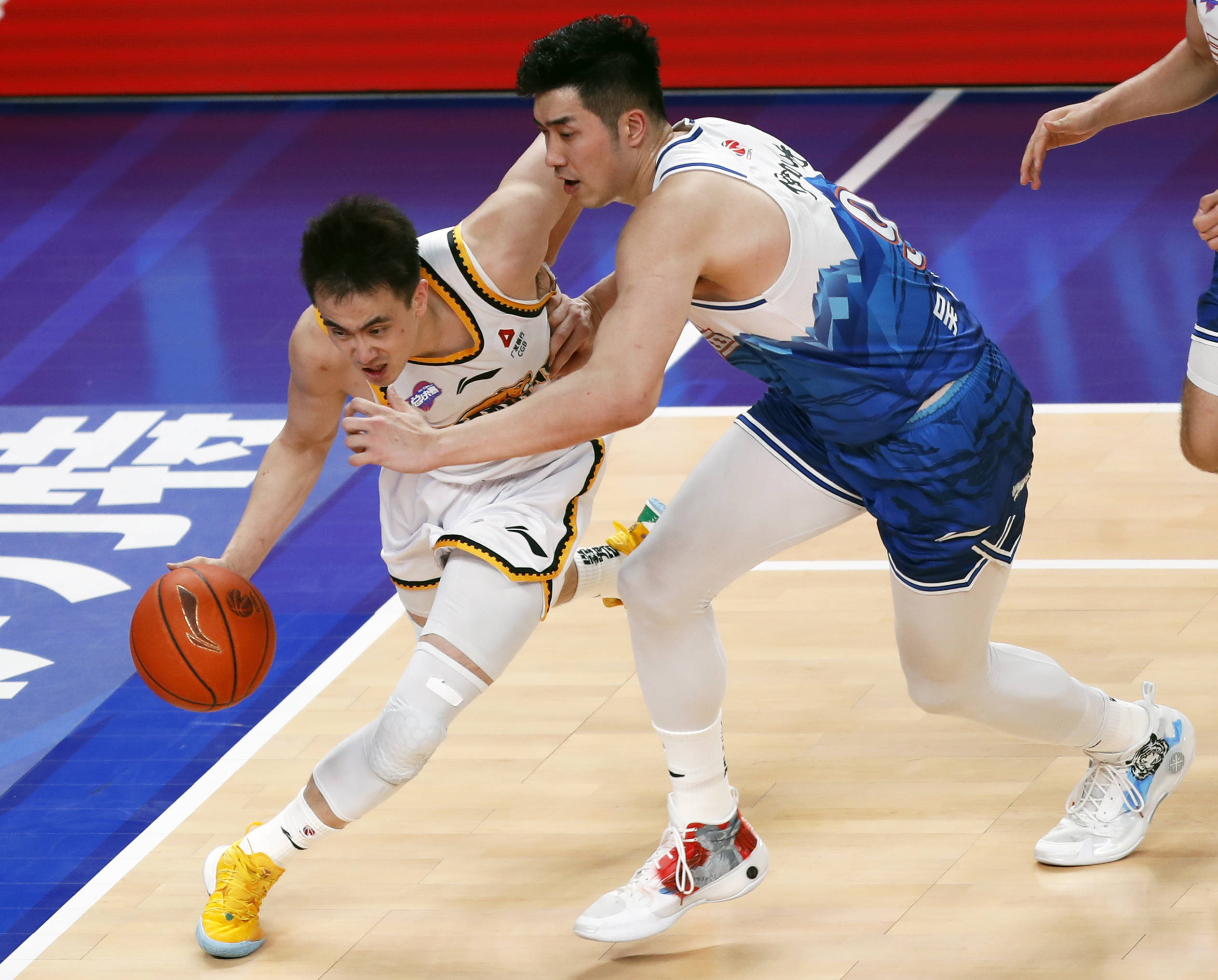 吉林队横扫76人,赵继伟刷新纪录 吉林队横扫76人,赵继伟刷新纪录