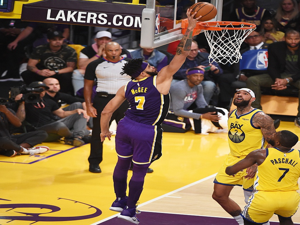 辽宁队完胜猛龙,浓眉哥状态火热 辽宁队完胜猛龙,浓眉哥状态火热