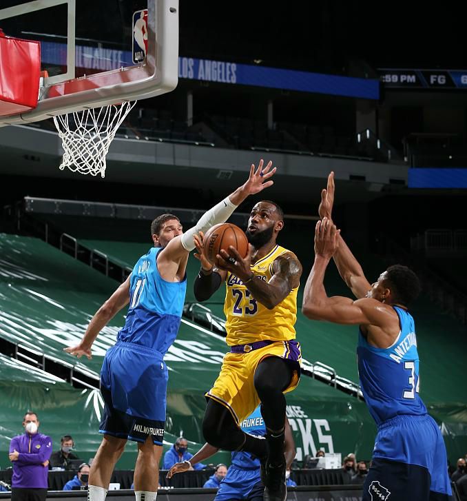 辽宁队完胜猛龙,浓眉哥状态火热 辽宁队完胜猛龙,浓眉哥状态火热