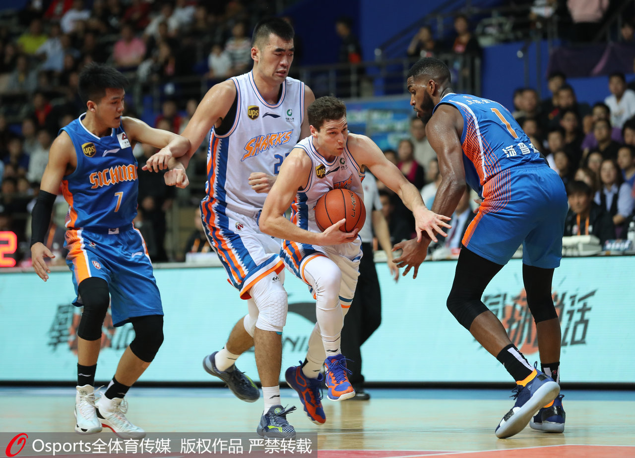 中国队力克德国队，黄鸭组合扛起全队