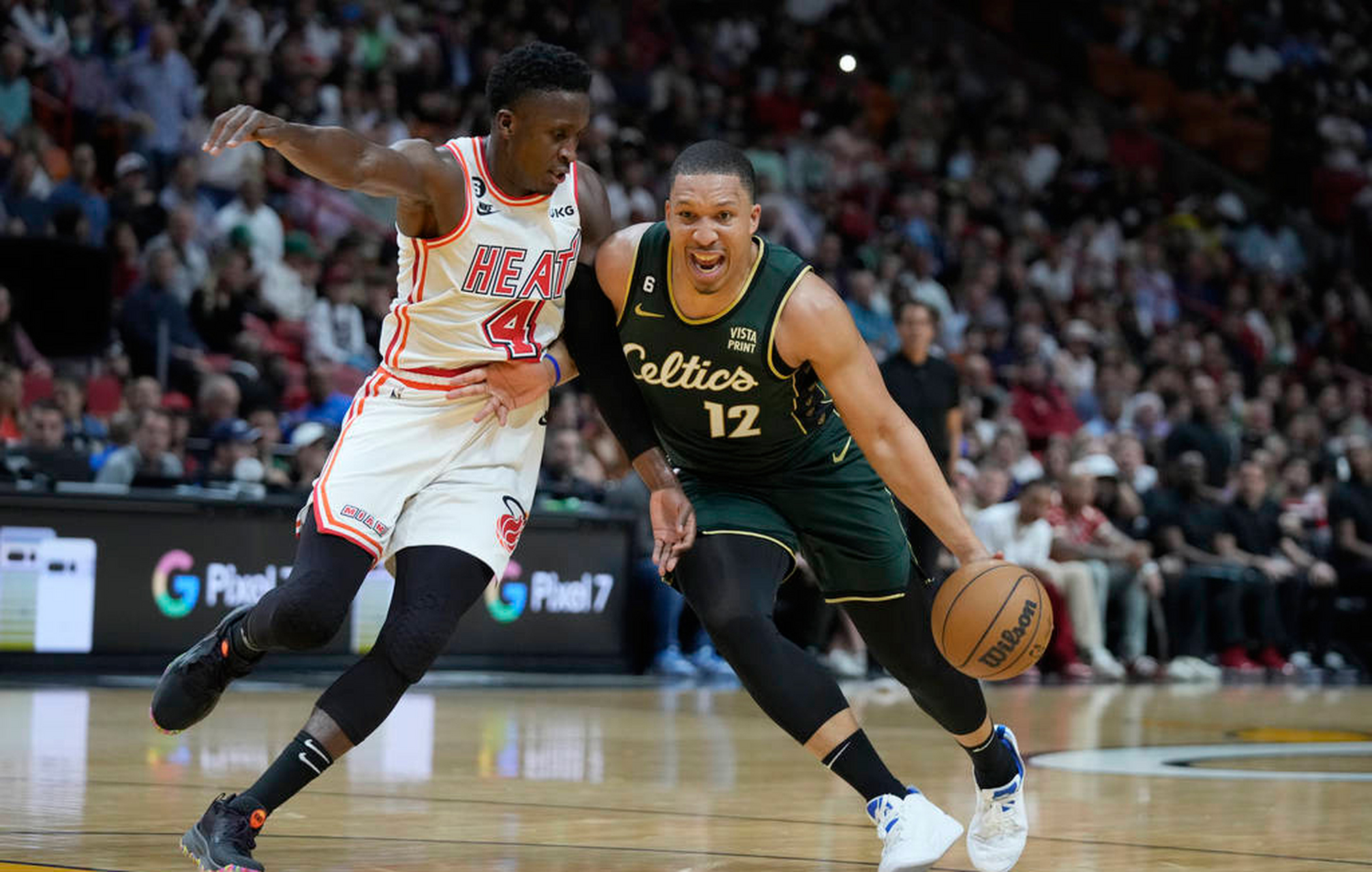 上海队翻盘凯尔特人，锡安点燃赛场