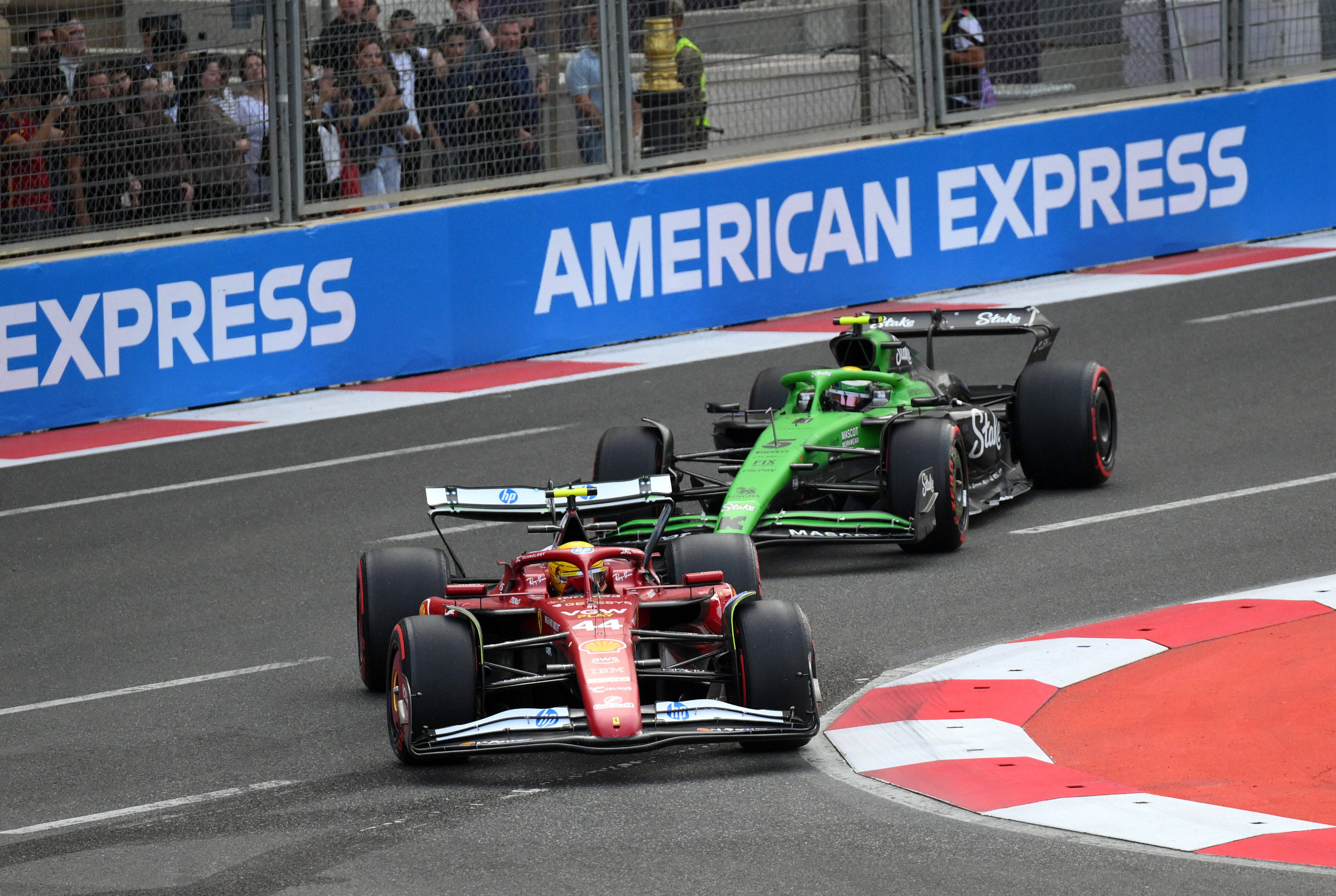 迈凯伦轻取法拉利,皮亚斯特里关键制胜 迈凯伦轻取法拉利,皮亚斯特里关键制胜