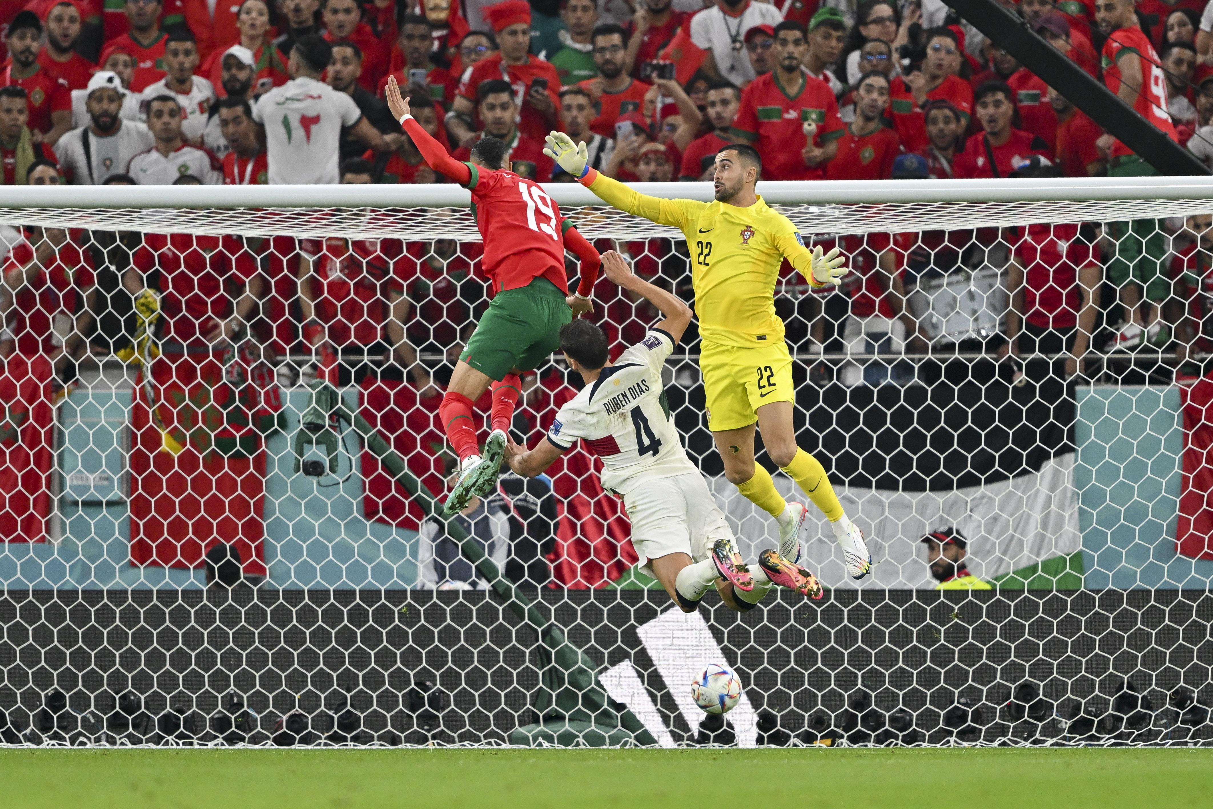 摩洛哥鏖战利物浦，罗德里高光表现