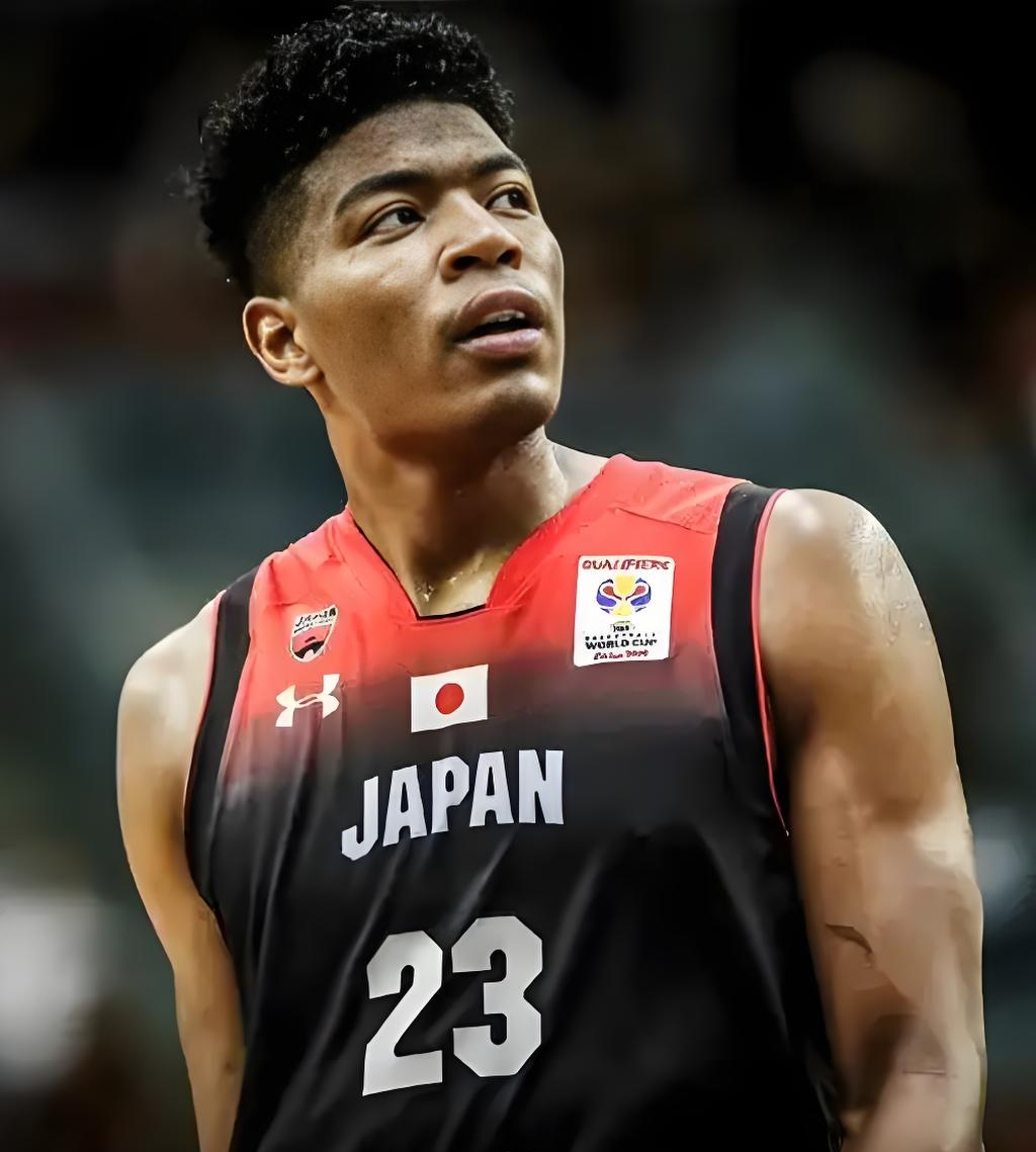 韩国队碾压日本队，黄鸭组合高光表现