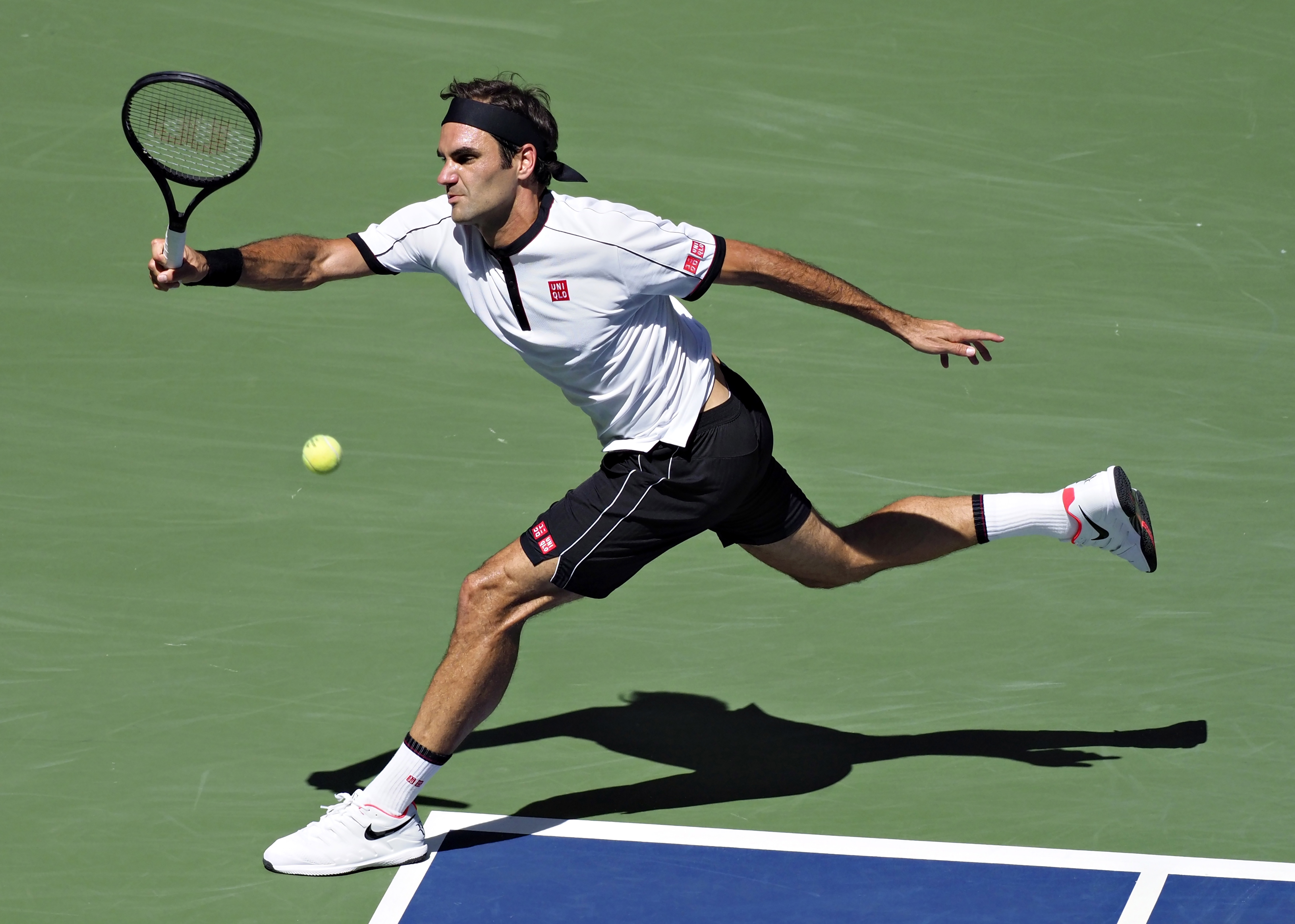 英国网球队绝杀日本网球队,费德勒三分雨点燃全场 英国网球队绝杀日本网球队,费德勒三分雨点燃全场