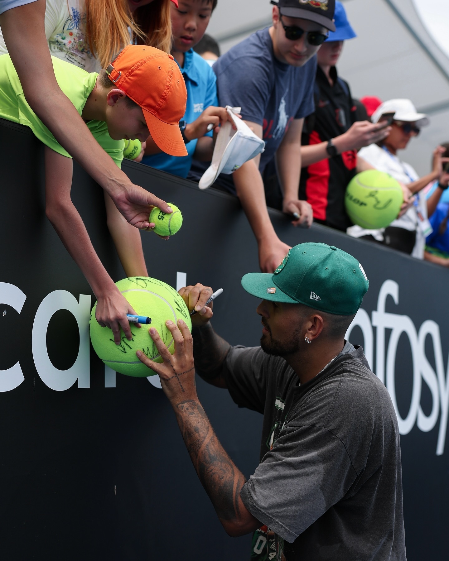 意大利网球队险胜法国网球队,克耶高斯惊艳世界 意大利网球队险胜法国网球队,克耶高斯惊艳世界