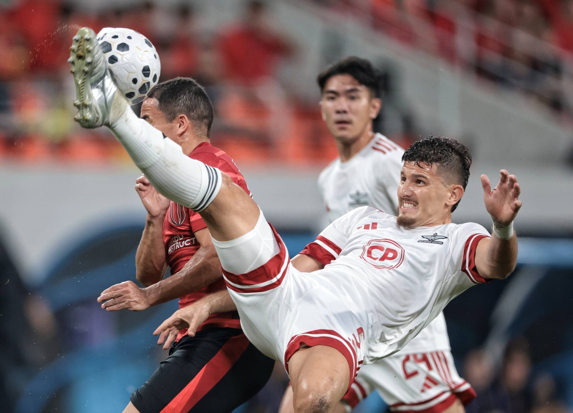 曼城迎来艰难挑战,期待客场战果圆满 曼城迎来艰难挑战,期待客场战果圆满