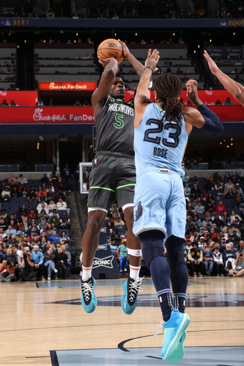 斯洛伐克队表现出色，高居小组第二