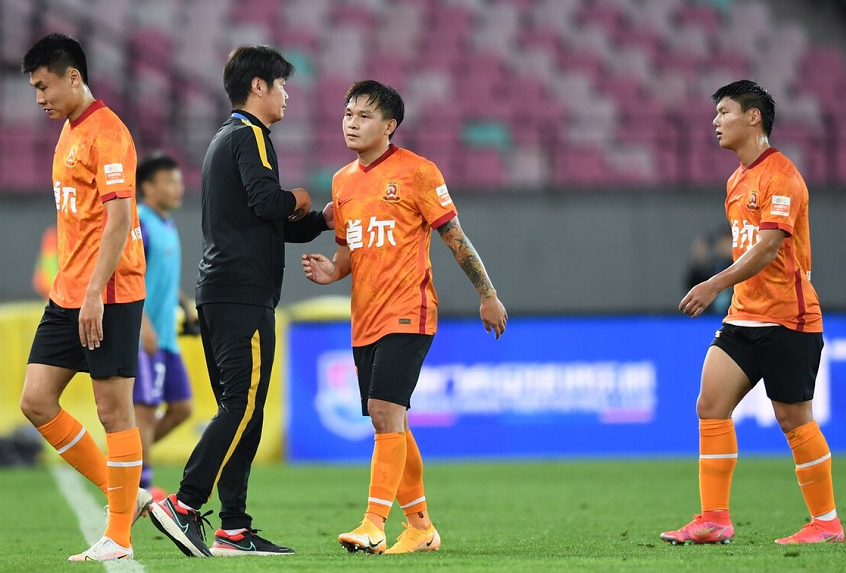 实力强队在比赛中吃败仗,冠军之路蜿蜒曲折 实力强队在比赛中吃败仗,冠军之路蜿蜒曲折