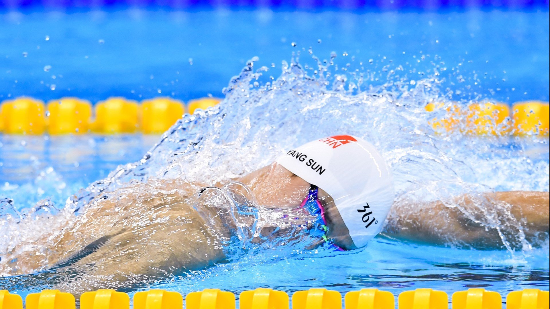 孤星闪耀费城夜，伦纳德统治全场，广厦队最后时刻神奇逆转76人