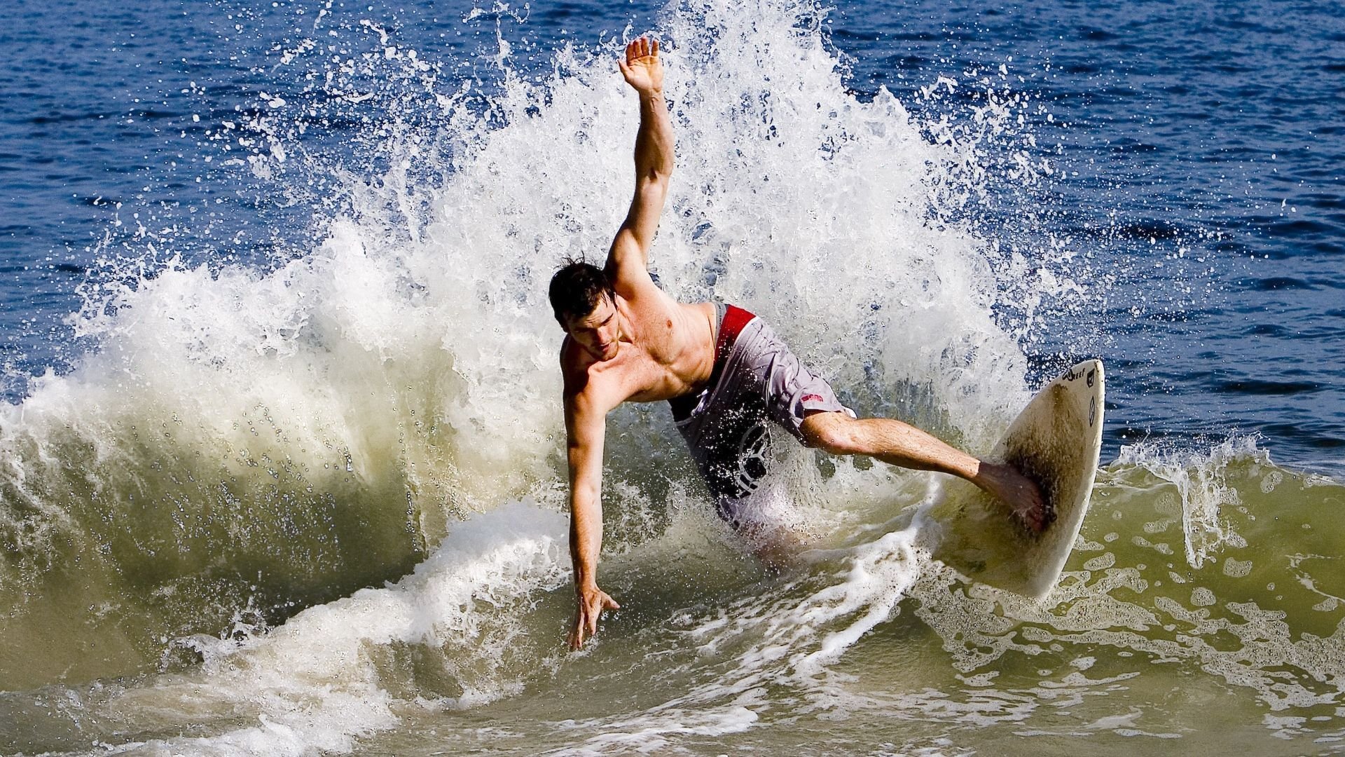 莫兰特里程碑之夜，湖人铁血防守打穿公牛