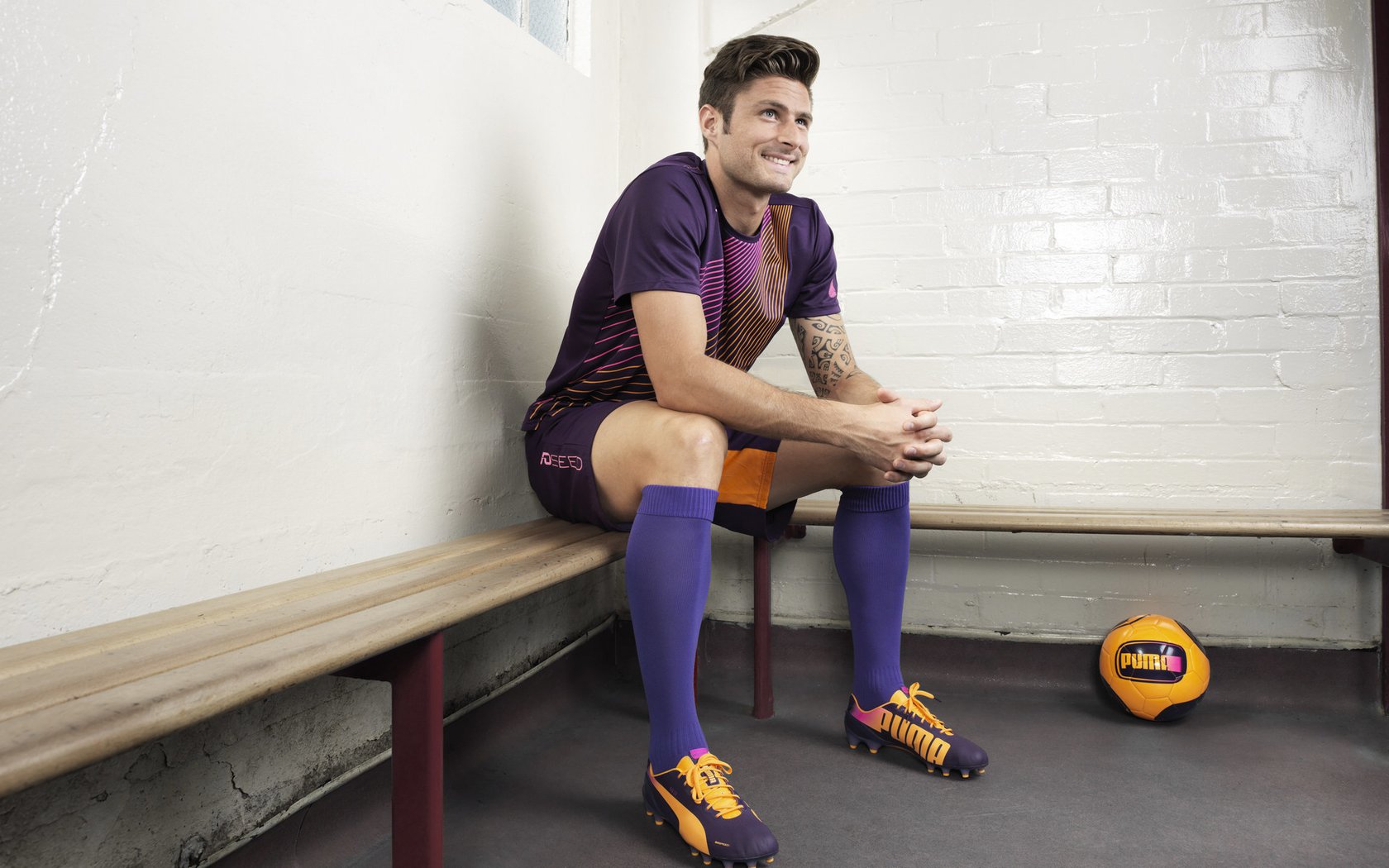 莫德里奇关键回合不手软，拜仁防守锁死哥伦比亚—两种战术哲学的极致演绎