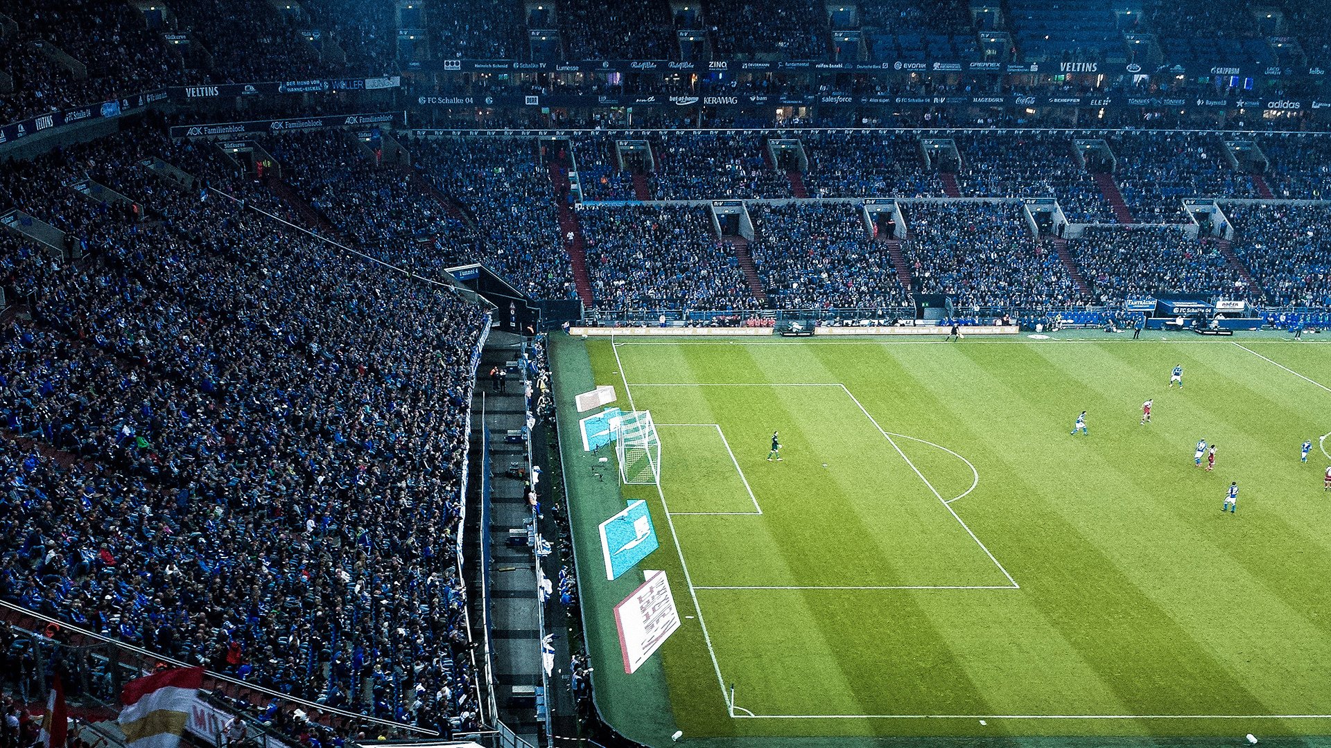 赛道上的逆袭，雷诺鏖战阿斯顿马丁，周冠宇高光时刻